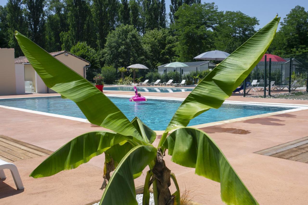 Отель La Bastide Mazeres  Экстерьер фото