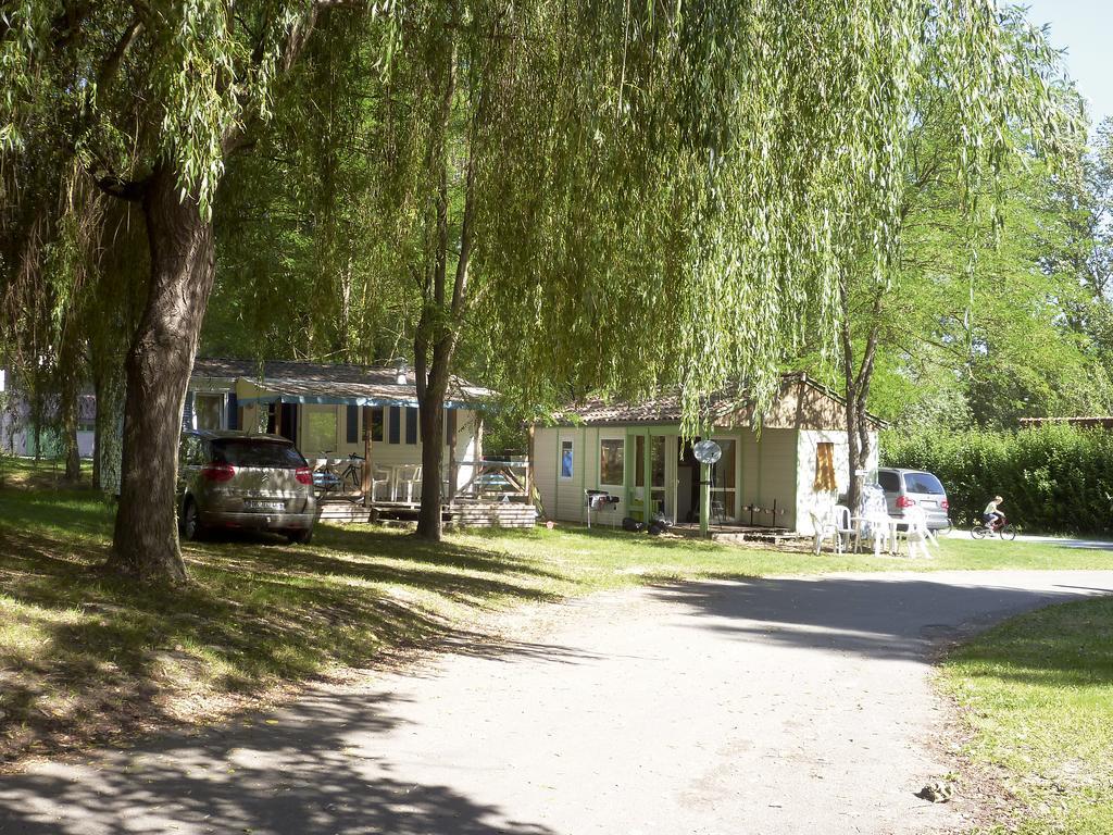 Отель La Bastide Mazeres  Экстерьер фото